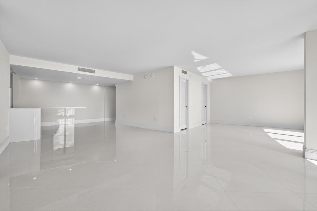 В аренду: $8,000 (2 спален, 2 ванн, 1247 Квадратных фут)