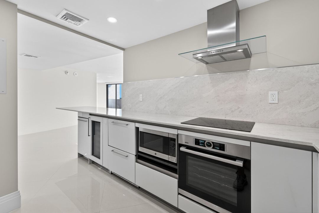 В аренду: $8,000 (2 спален, 2 ванн, 1247 Квадратных фут)