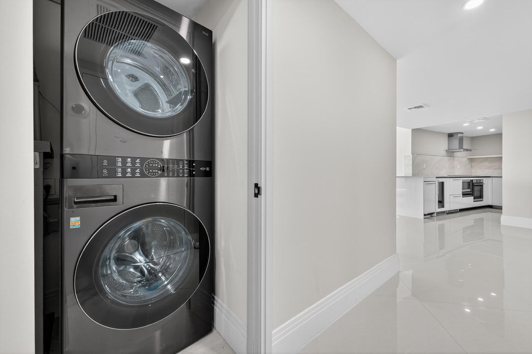 В аренду: $8,000 (2 спален, 2 ванн, 1247 Квадратных фут)