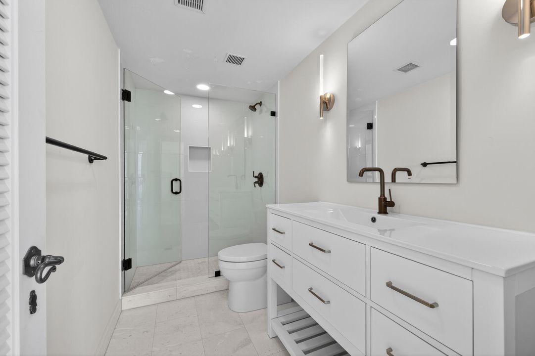 В аренду: $8,000 (2 спален, 2 ванн, 1247 Квадратных фут)