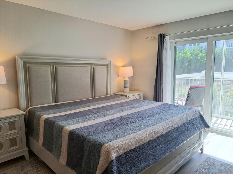 For Rent: $2,500 (1 beds, 1 baths, 767 Square Feet)