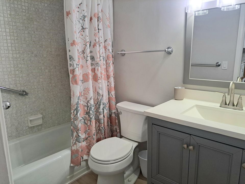 For Rent: $2,500 (1 beds, 1 baths, 767 Square Feet)