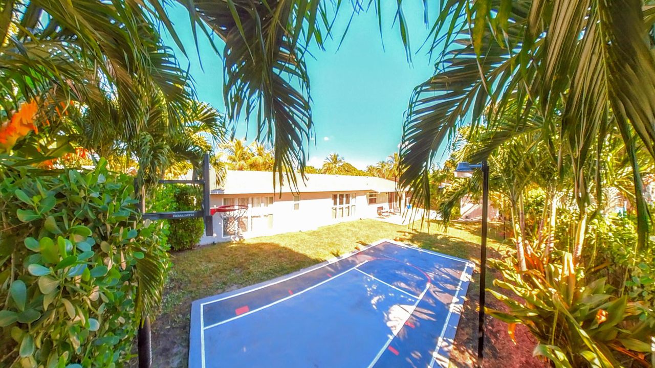 For Sale: $595,000 (4 beds, 2 baths, 1835 Square Feet)