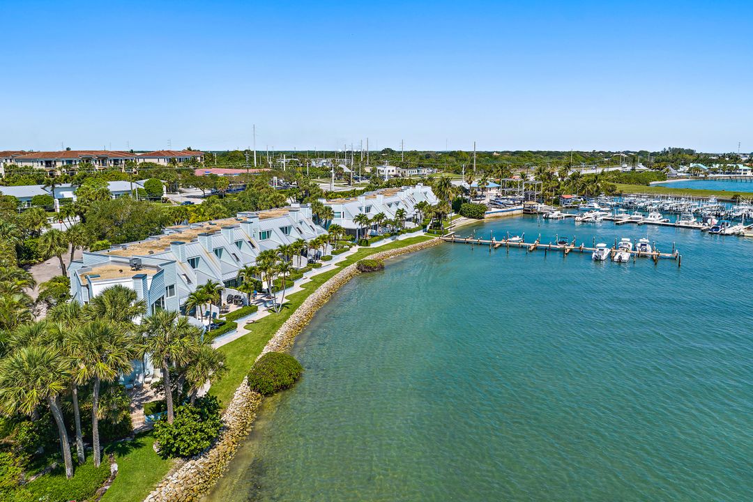 На продажу: $2,490,000 (3 спален, 2 ванн, 1806 Квадратных фут)