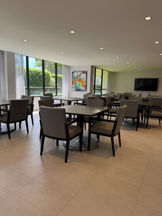 出租: $4,200 (2 贝兹, 2 浴室, 1682 平方英尺)