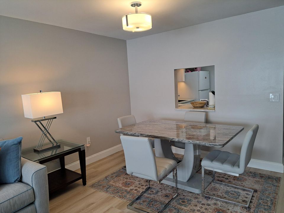 For Rent: $2,500 (1 beds, 1 baths, 767 Square Feet)