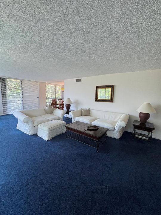 出租: $4,200 (2 贝兹, 2 浴室, 1682 平方英尺)