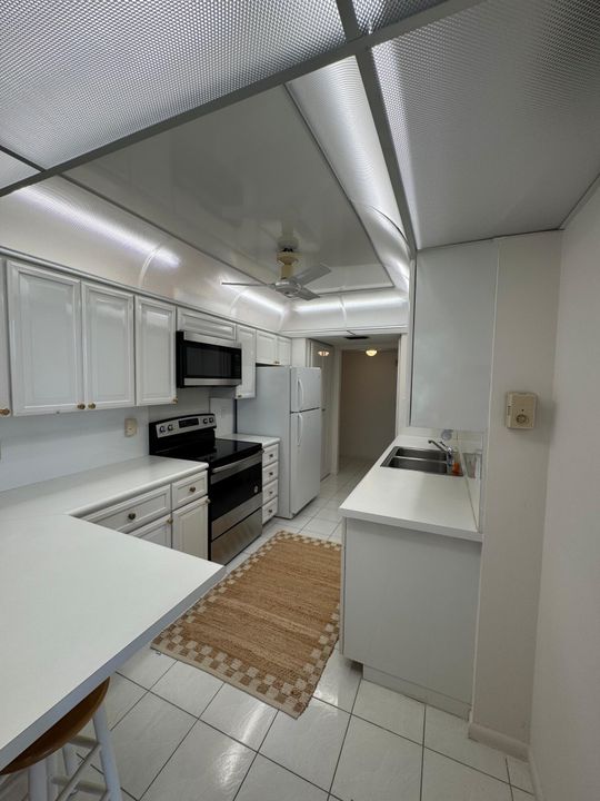 出租: $4,200 (2 贝兹, 2 浴室, 1682 平方英尺)