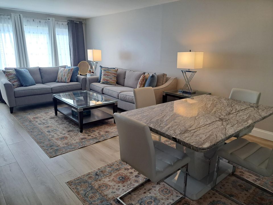 For Rent: $2,500 (1 beds, 1 baths, 767 Square Feet)