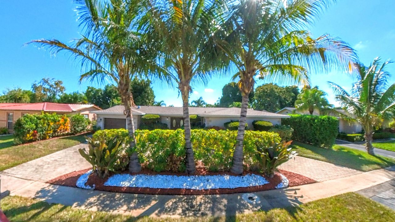 For Sale: $595,000 (4 beds, 2 baths, 1835 Square Feet)