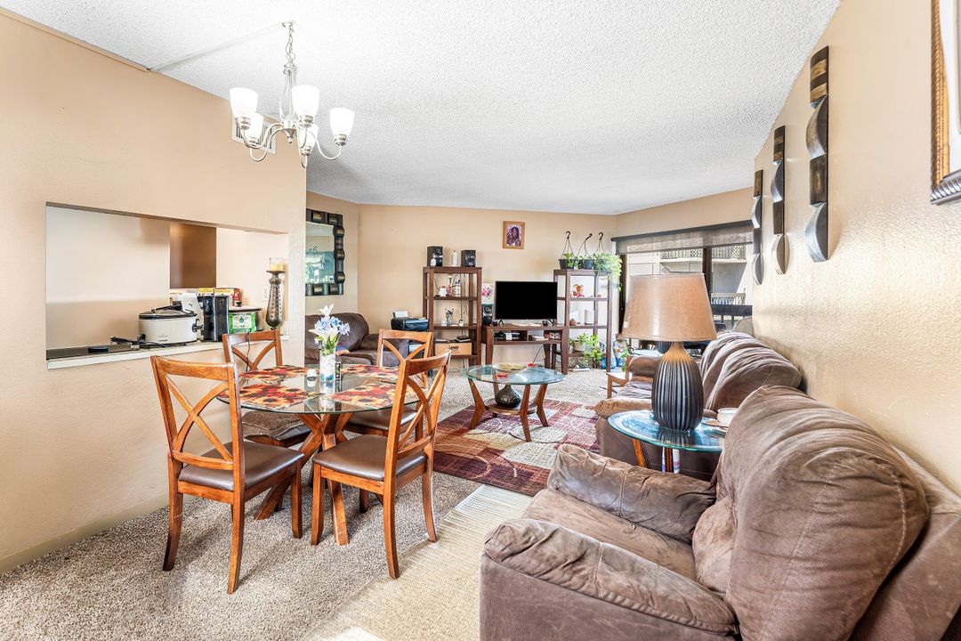 待售: $130,000 (1 贝兹, 1 浴室, 775 平方英尺)