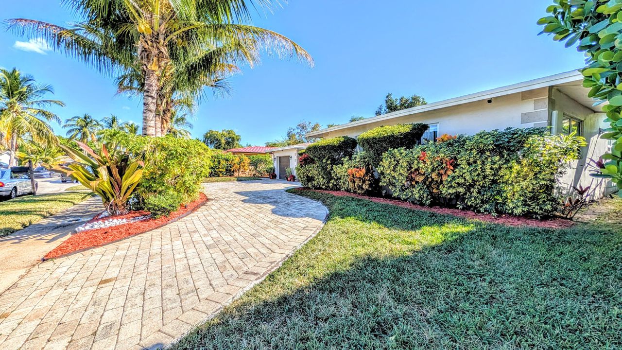 For Sale: $595,000 (4 beds, 2 baths, 1835 Square Feet)