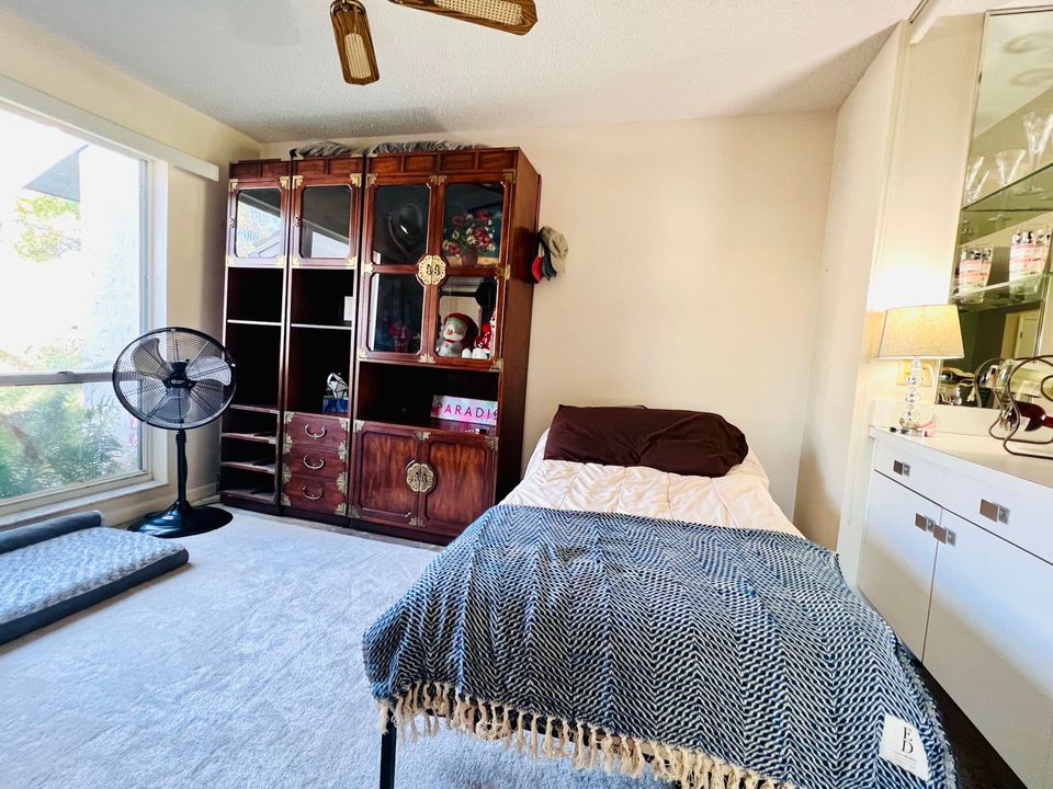 待售: $237,900 (2 贝兹, 2 浴室, 1550 平方英尺)