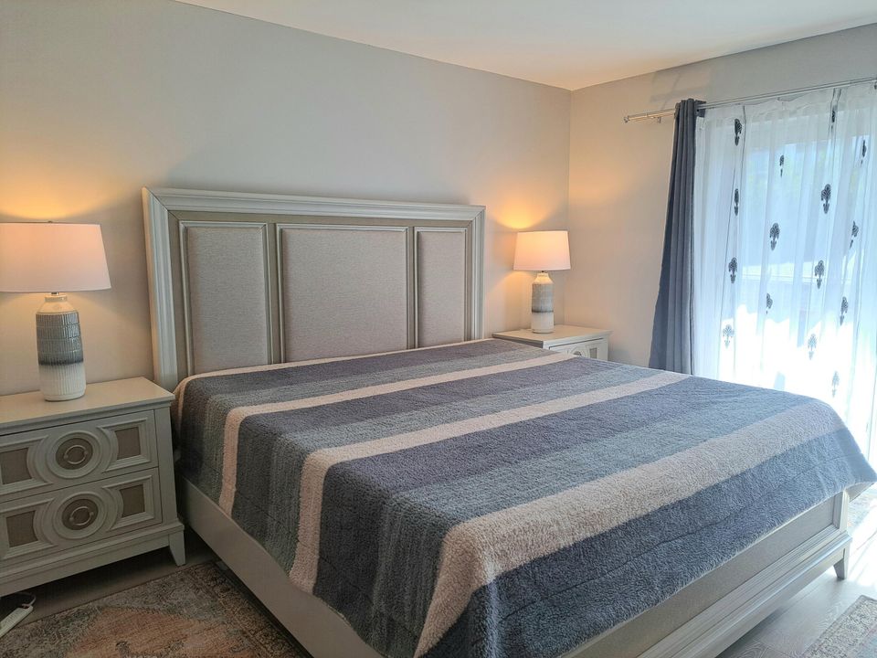 For Rent: $2,500 (1 beds, 1 baths, 767 Square Feet)