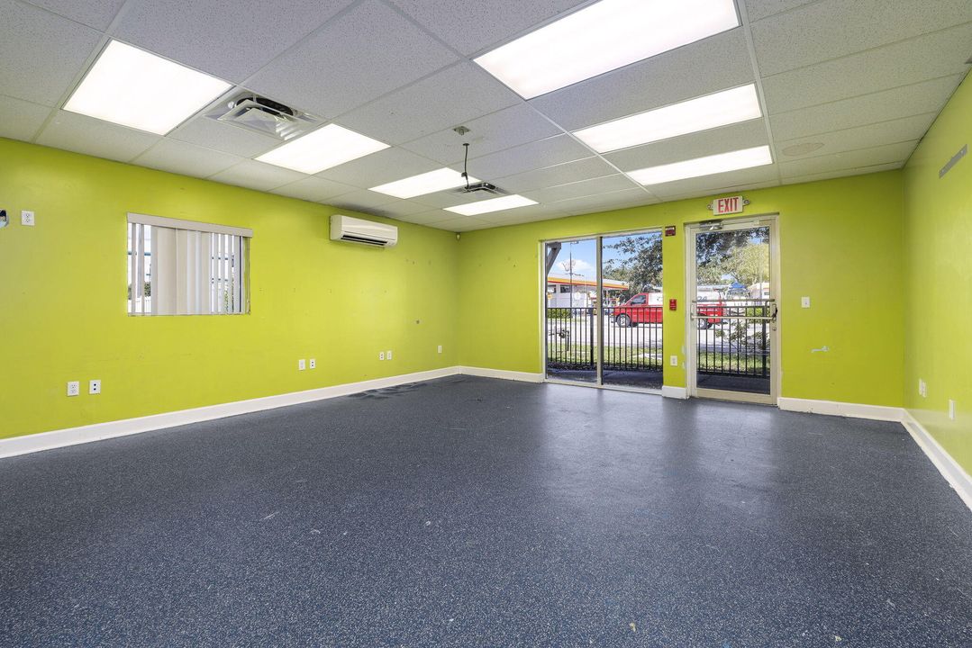 Под контрактом: $723,300 (0 спален, 0 ванн, 7023 Квадратных фут)