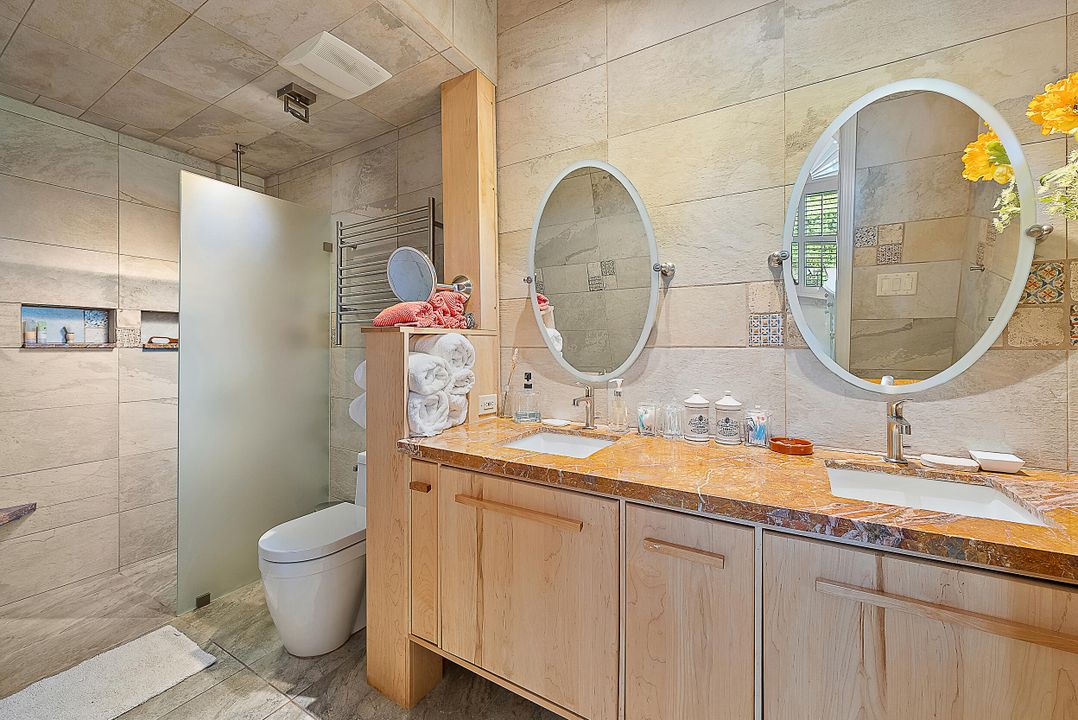 For Sale: $1,200,000 (3 beds, 3 baths, 1611 Square Feet)