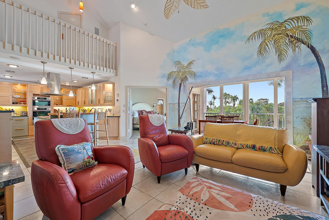 For Sale: $1,200,000 (3 beds, 3 baths, 1611 Square Feet)