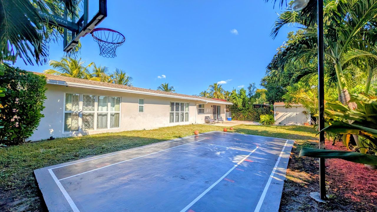 For Sale: $595,000 (4 beds, 2 baths, 1835 Square Feet)