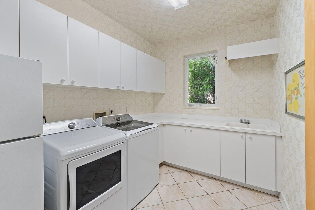 En Venta: $3,245,000 (4 camas, 4 baños, 4355 Pies cuadrados)