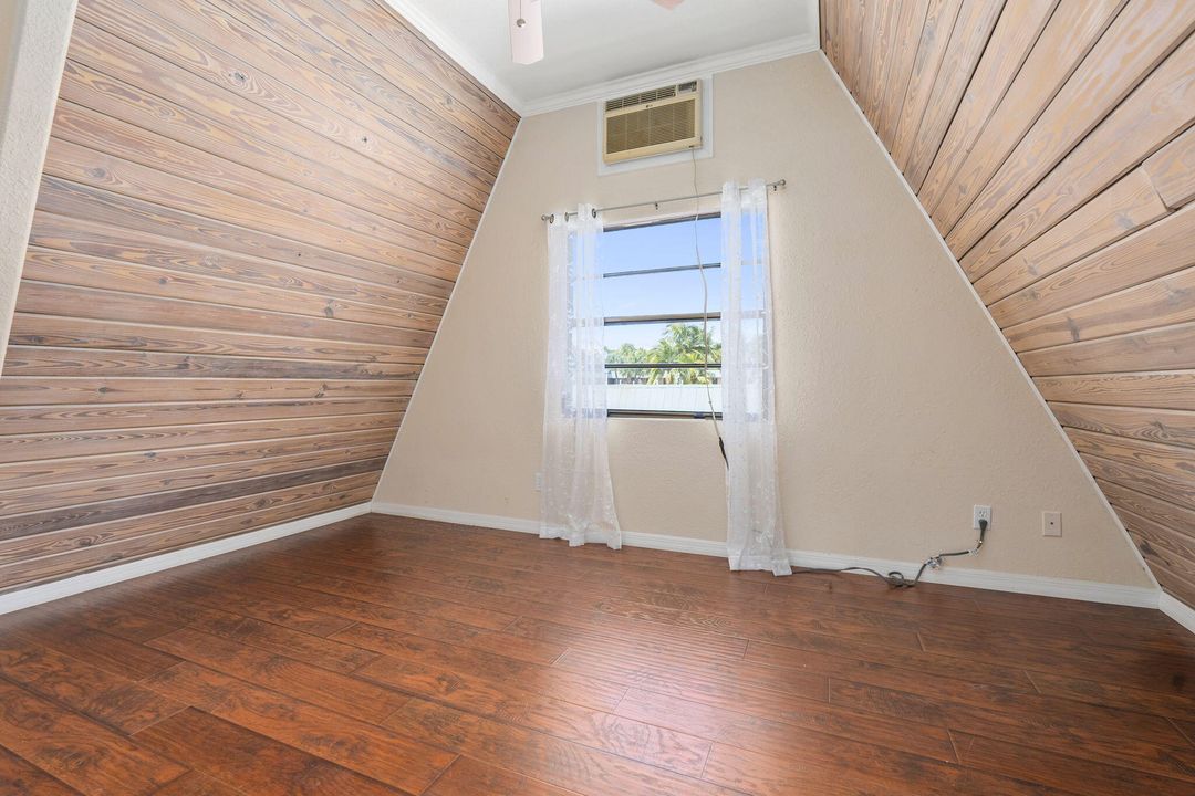 Active With Contract: $55,874 (0 beds, 0 baths, 424 Square Feet)