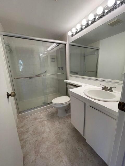 Active With Contract: $1,800 (2 beds, 2 baths, 1005 Square Feet)