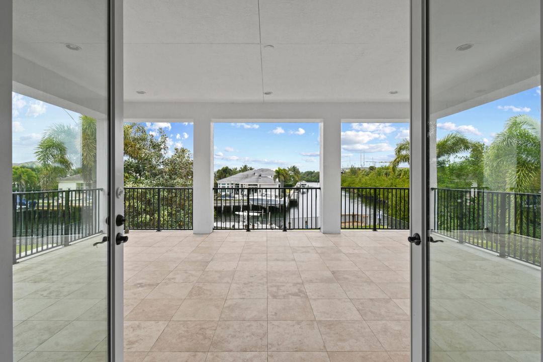 For Sale: $7,797,000 (7 beds, 5 baths, 5178 Square Feet)