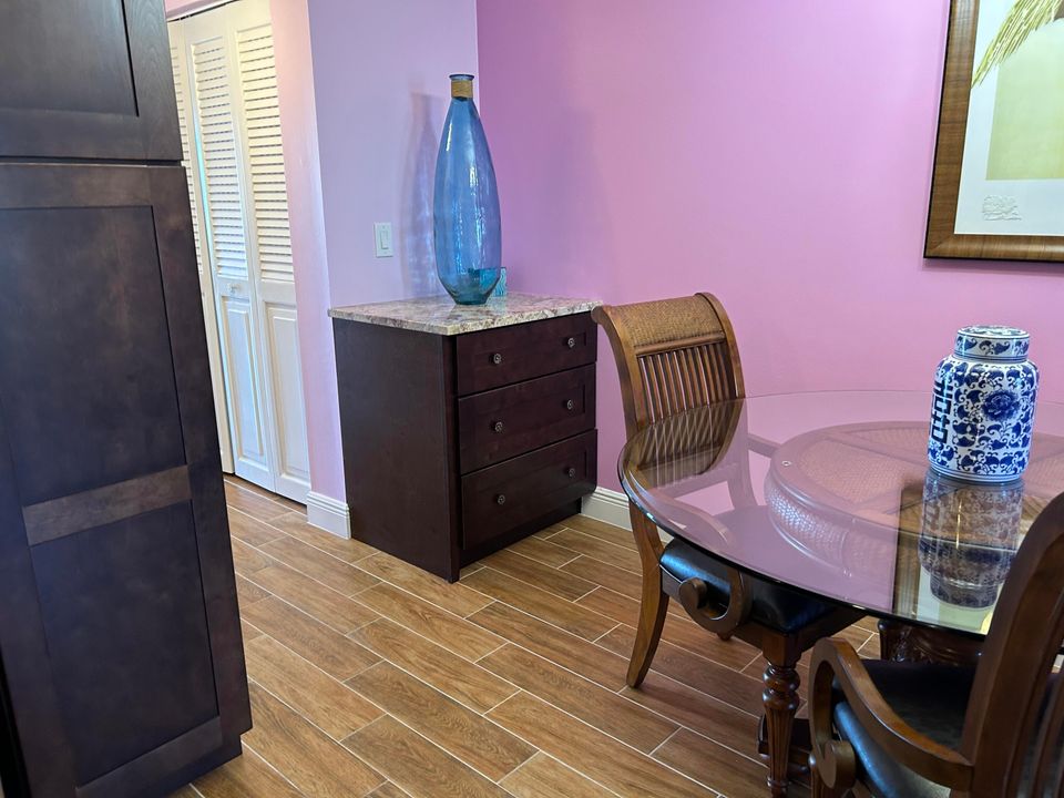 В аренду: $3,200 (1 спален, 1 ванн, 738 Квадратных фут)