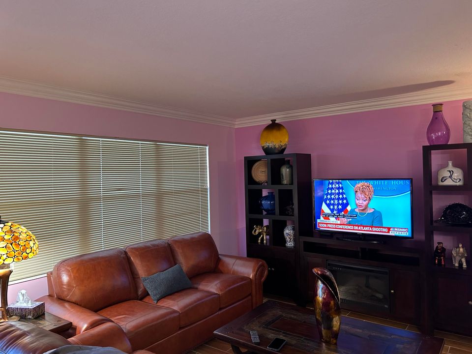 В аренду: $3,200 (1 спален, 1 ванн, 738 Квадратных фут)