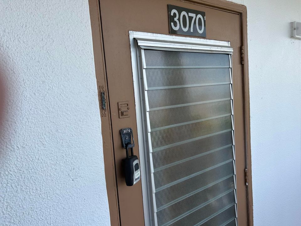 В аренду: $3,200 (1 спален, 1 ванн, 738 Квадратных фут)