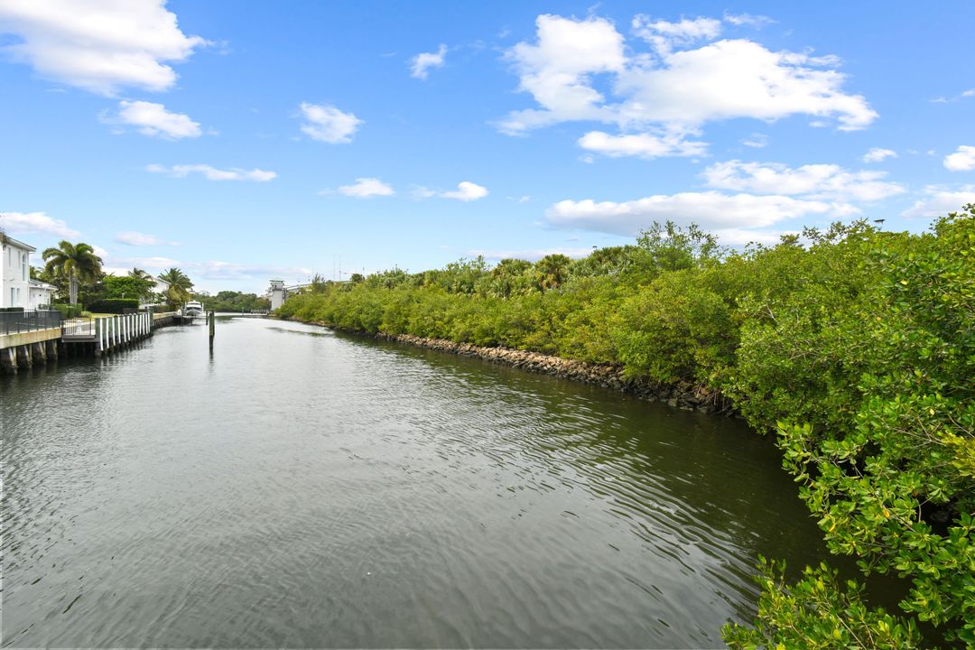 For Sale: $7,797,000 (7 beds, 5 baths, 5178 Square Feet)