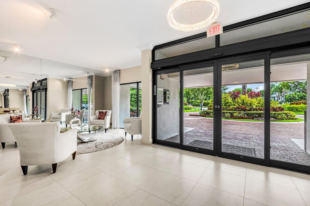 For Rent: $3,675 (2 beds, 2 baths, 1054 Square Feet)