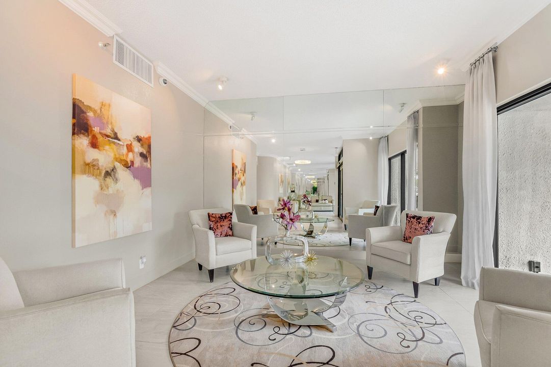 For Rent: $3,675 (2 beds, 2 baths, 1054 Square Feet)