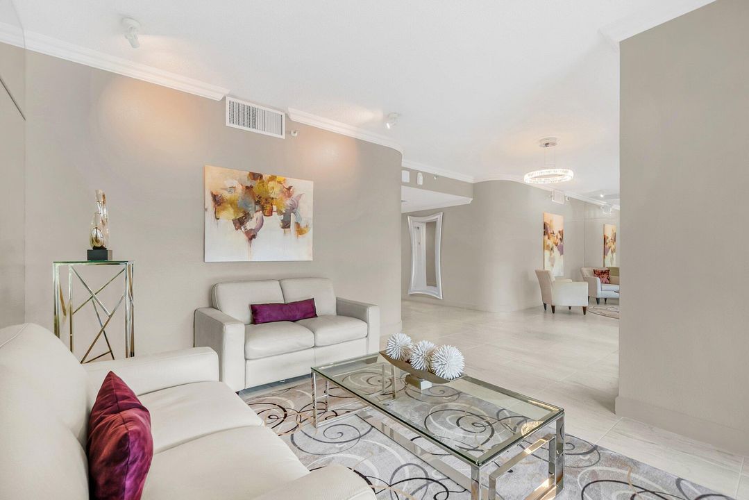 For Rent: $3,675 (2 beds, 2 baths, 1054 Square Feet)