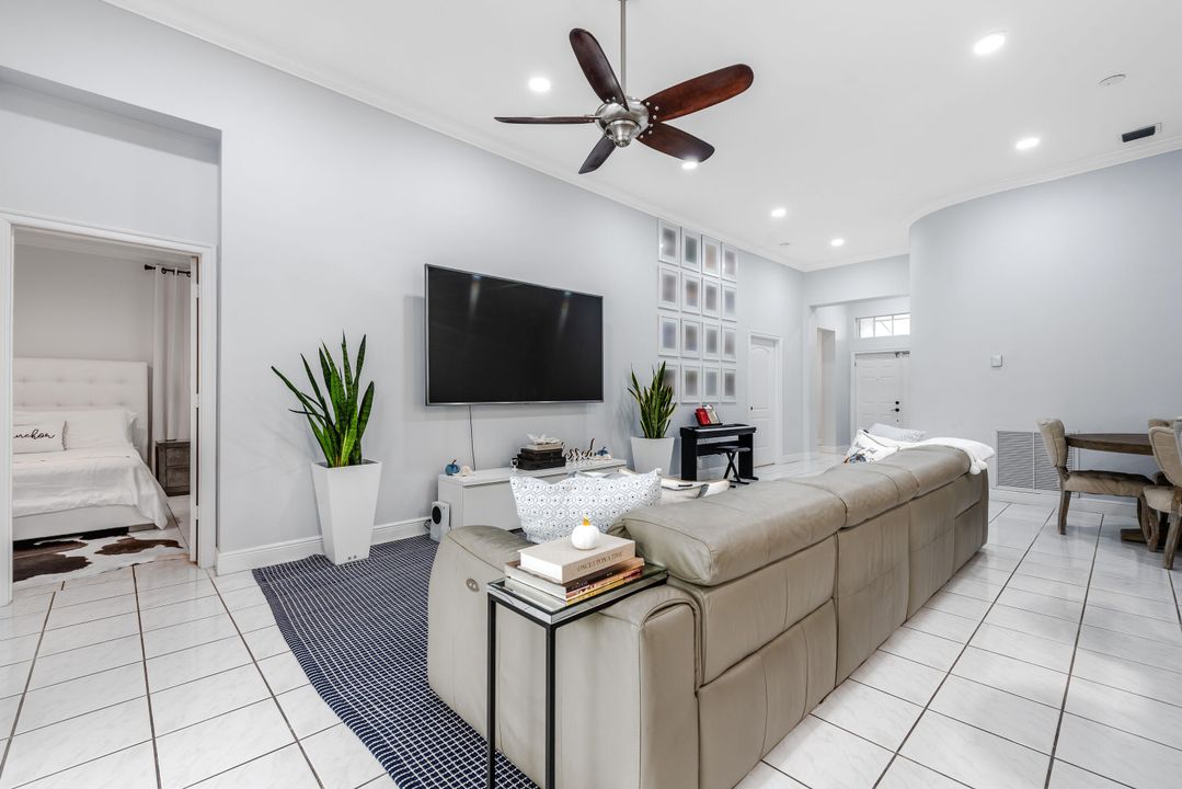 For Sale: $535,000 (3 beds, 2 baths, 1956 Square Feet)