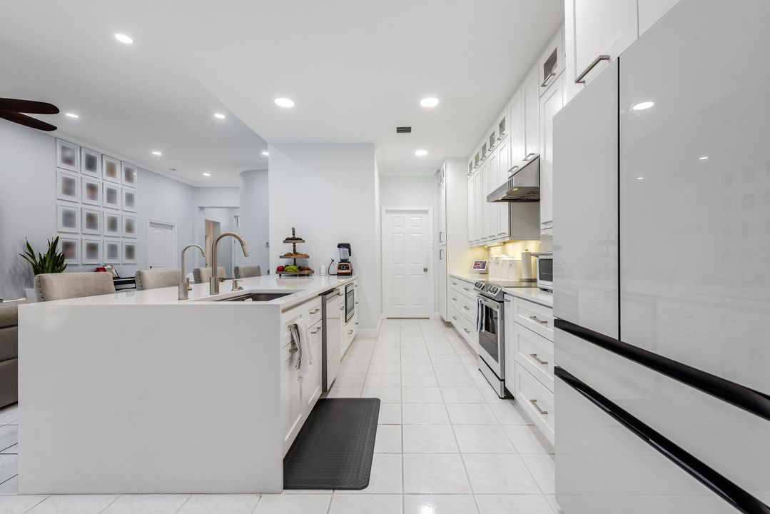 For Sale: $535,000 (3 beds, 2 baths, 1956 Square Feet)