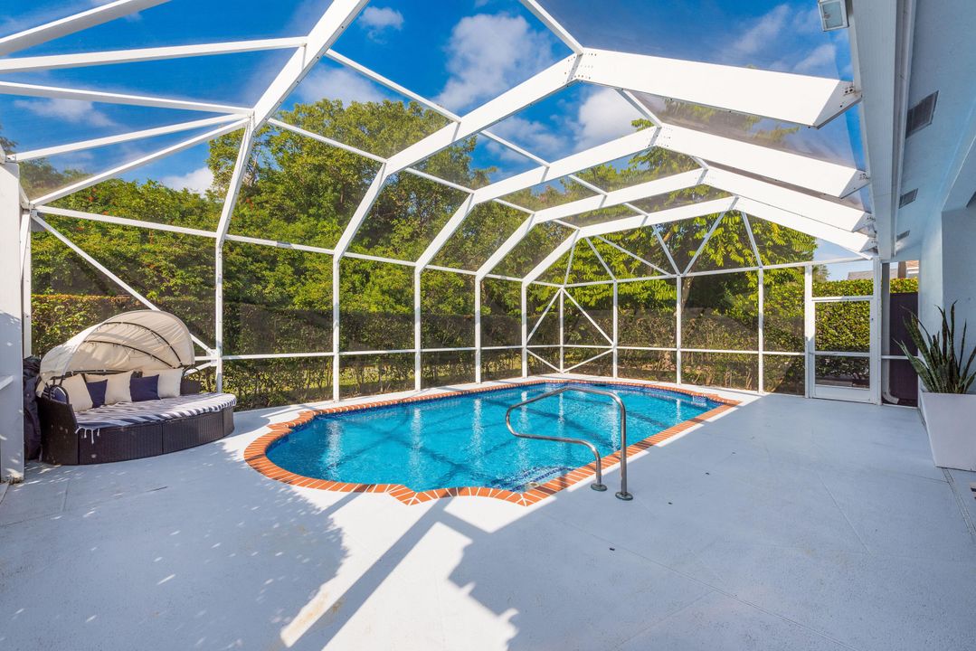 For Sale: $535,000 (3 beds, 2 baths, 1956 Square Feet)