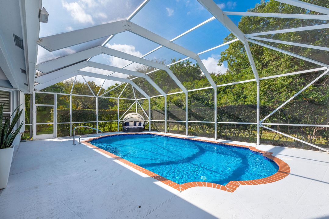 For Sale: $535,000 (3 beds, 2 baths, 1956 Square Feet)