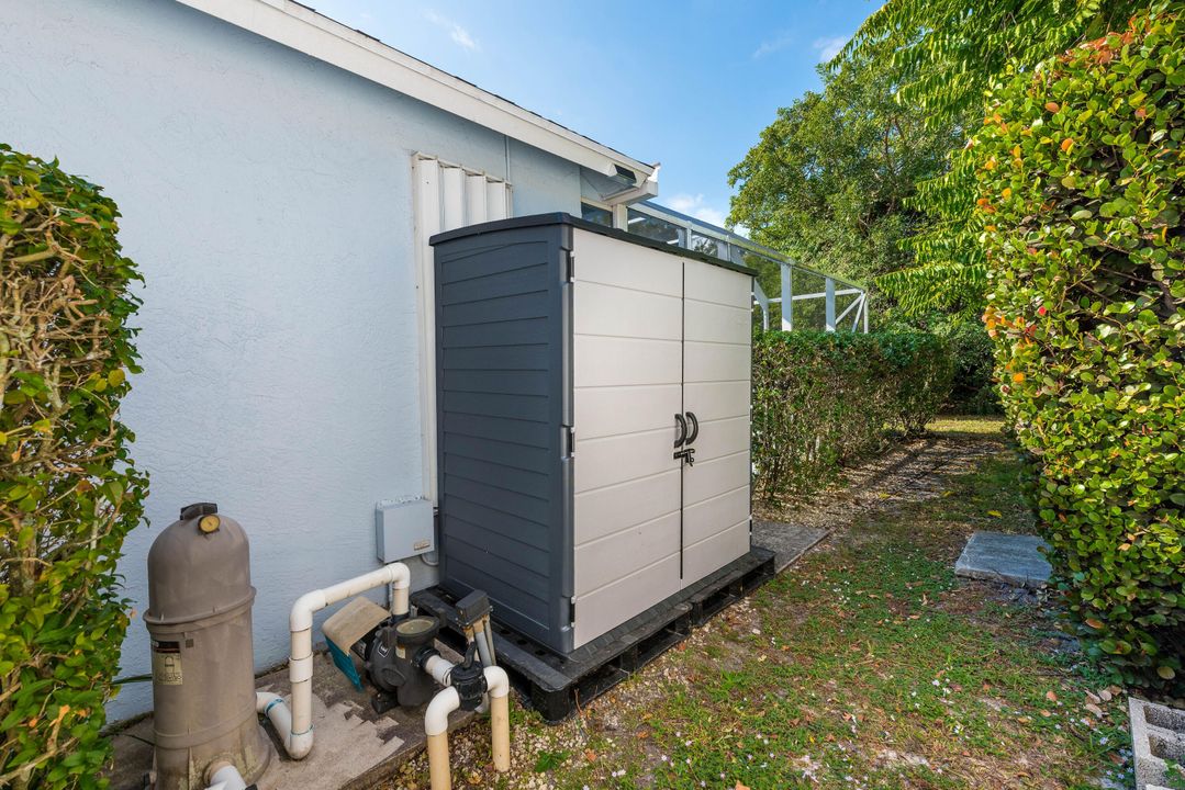 For Sale: $535,000 (3 beds, 2 baths, 1956 Square Feet)