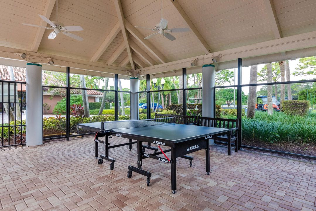 For Sale: $535,000 (3 beds, 2 baths, 1956 Square Feet)