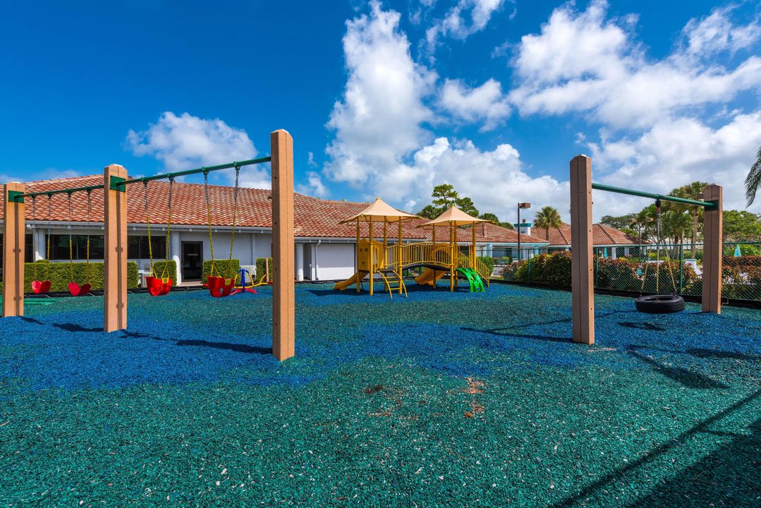 For Sale: $535,000 (3 beds, 2 baths, 1956 Square Feet)