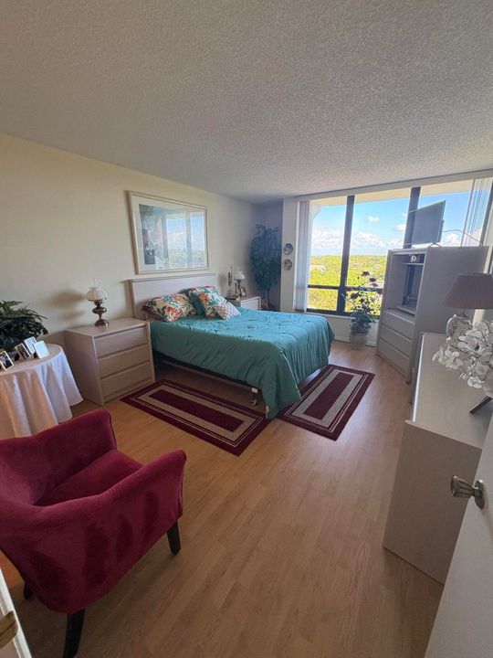 For Rent: $3,675 (2 beds, 2 baths, 1054 Square Feet)