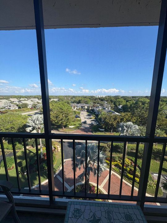 For Rent: $3,675 (2 beds, 2 baths, 1054 Square Feet)