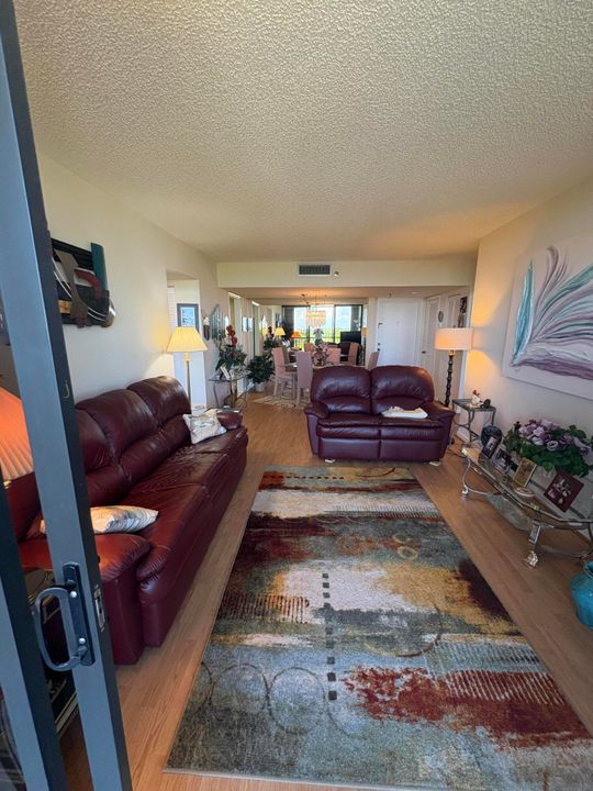 For Rent: $3,675 (2 beds, 2 baths, 1054 Square Feet)