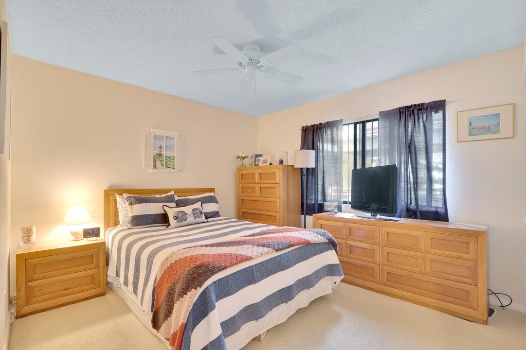 For Sale: $425,000 (3 beds, 2 baths, 1606 Square Feet)