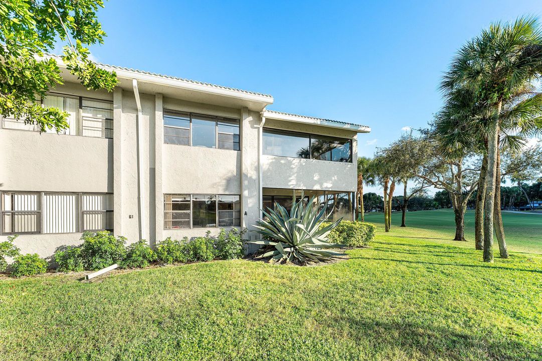 For Sale: $109,900 (2 beds, 2 baths, 1572 Square Feet)