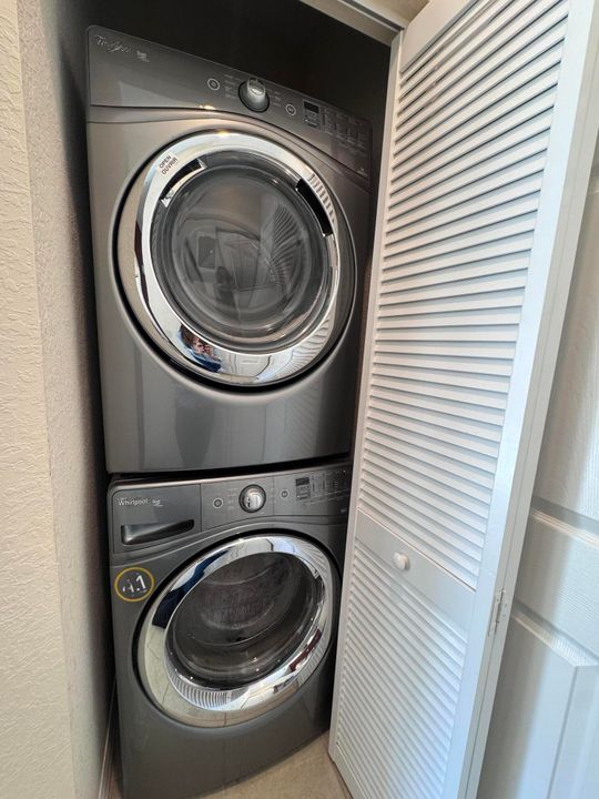 出租: $3,000 (3 贝兹, 2 浴室, 1389 平方英尺)