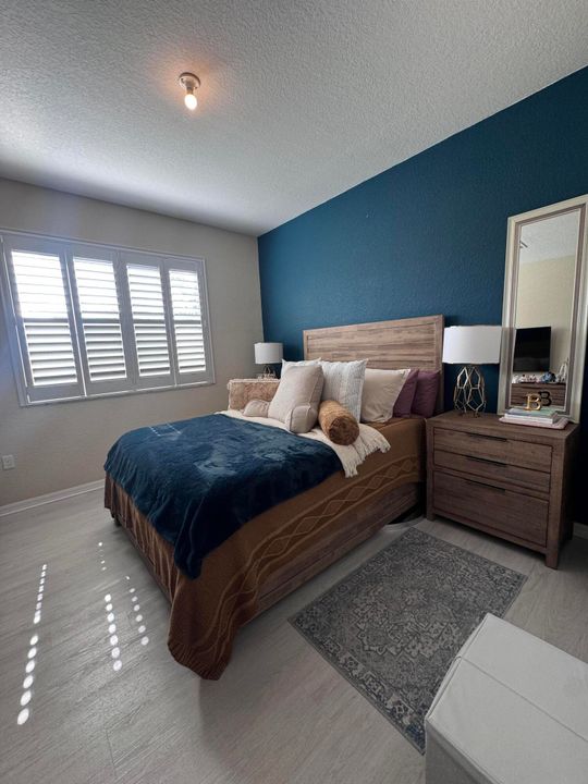 出租: $3,000 (3 贝兹, 2 浴室, 1389 平方英尺)