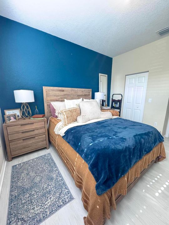 出租: $3,000 (3 贝兹, 2 浴室, 1389 平方英尺)