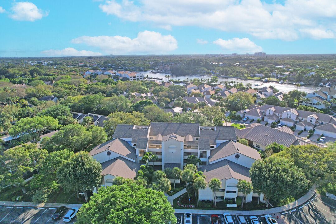 For Sale: $425,000 (3 beds, 2 baths, 1606 Square Feet)