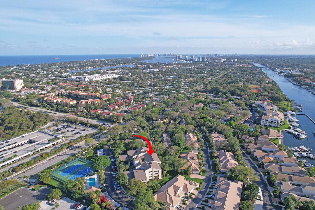 For Sale: $425,000 (3 beds, 2 baths, 1606 Square Feet)